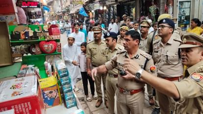 वाराणसी में अवैध पटाखों के भंडारण के खिलाफ चलाया अभियान, दुकानदारों को दी गई चेतावनी