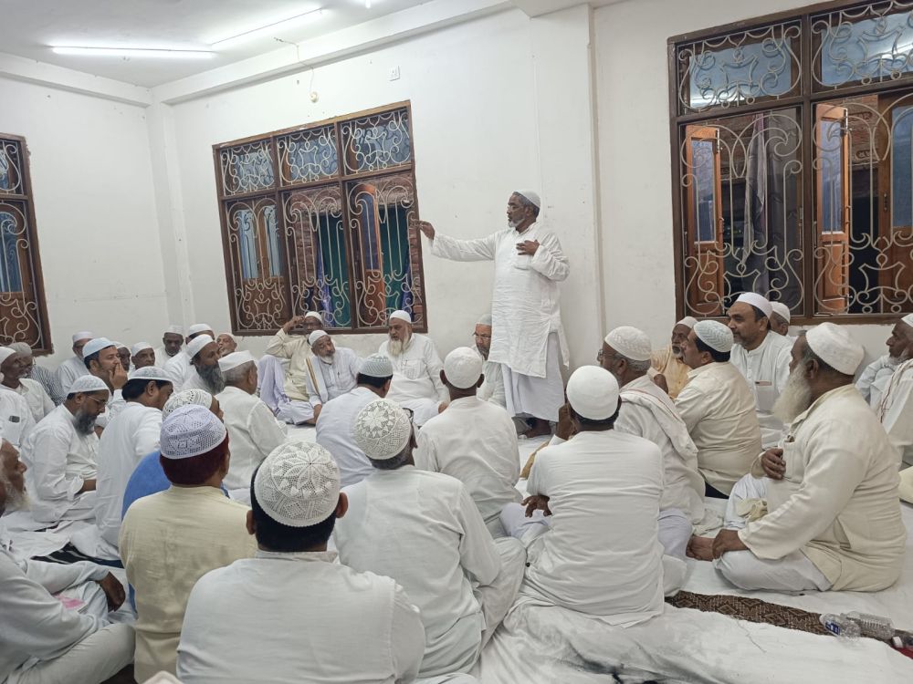 सालाना होने वाली अगहनी जुमें की नामाज की तैयारी को ले कर  बुनकर बिरादराना तंजीम बायींसी अहम बैठक