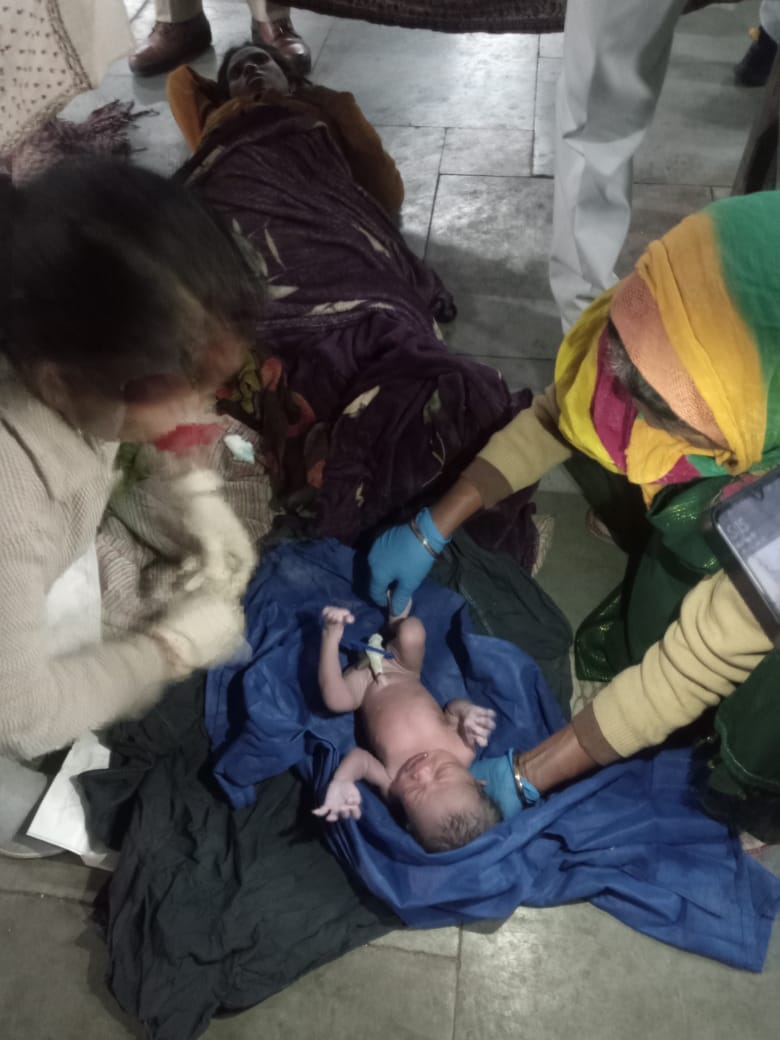 ऑपरेशन मातृ शक्ति के तहत आरपीएफ की “मेरी सहेली” टीम ने कराया सुरक्षित प्रसव